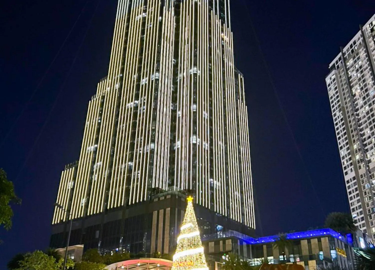 The Landmark Residences & Suites - Vinhomes Central Ho Chi Minh City 4*,